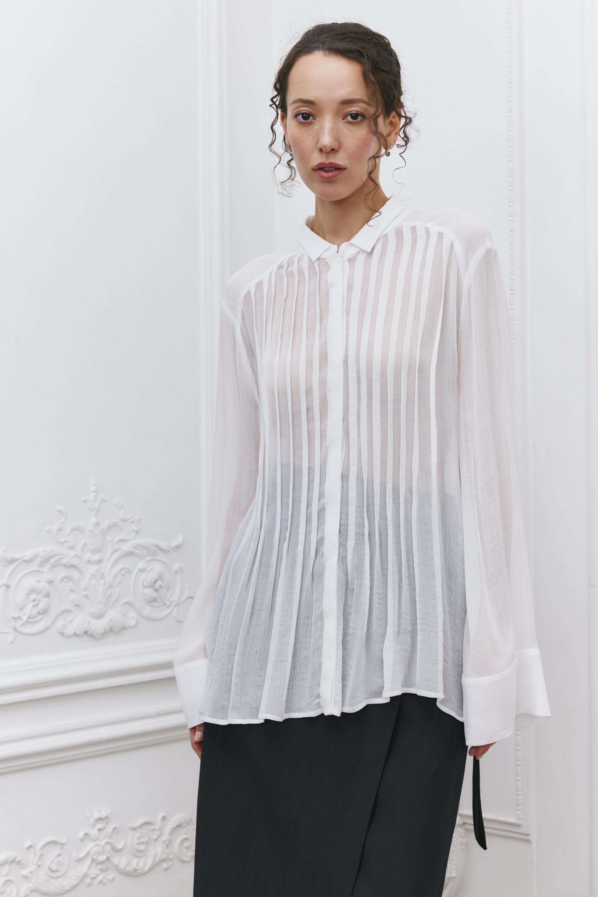 Блуза короткая, защипы