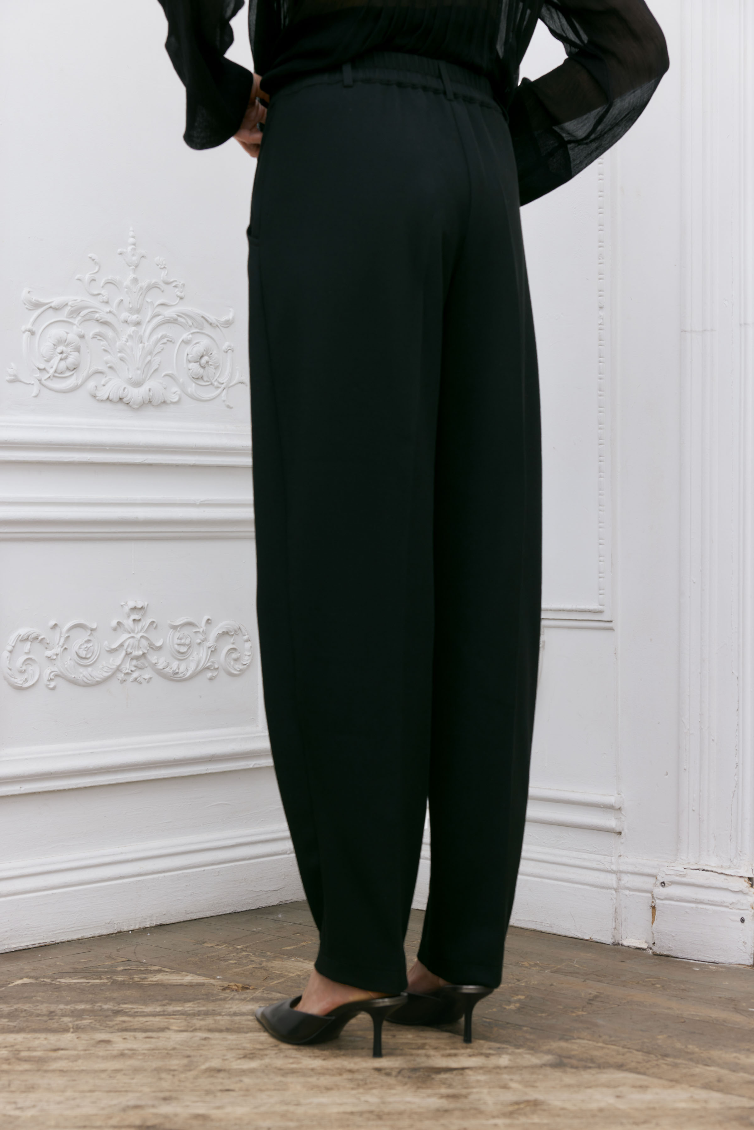 Брюки овал со стрелкой