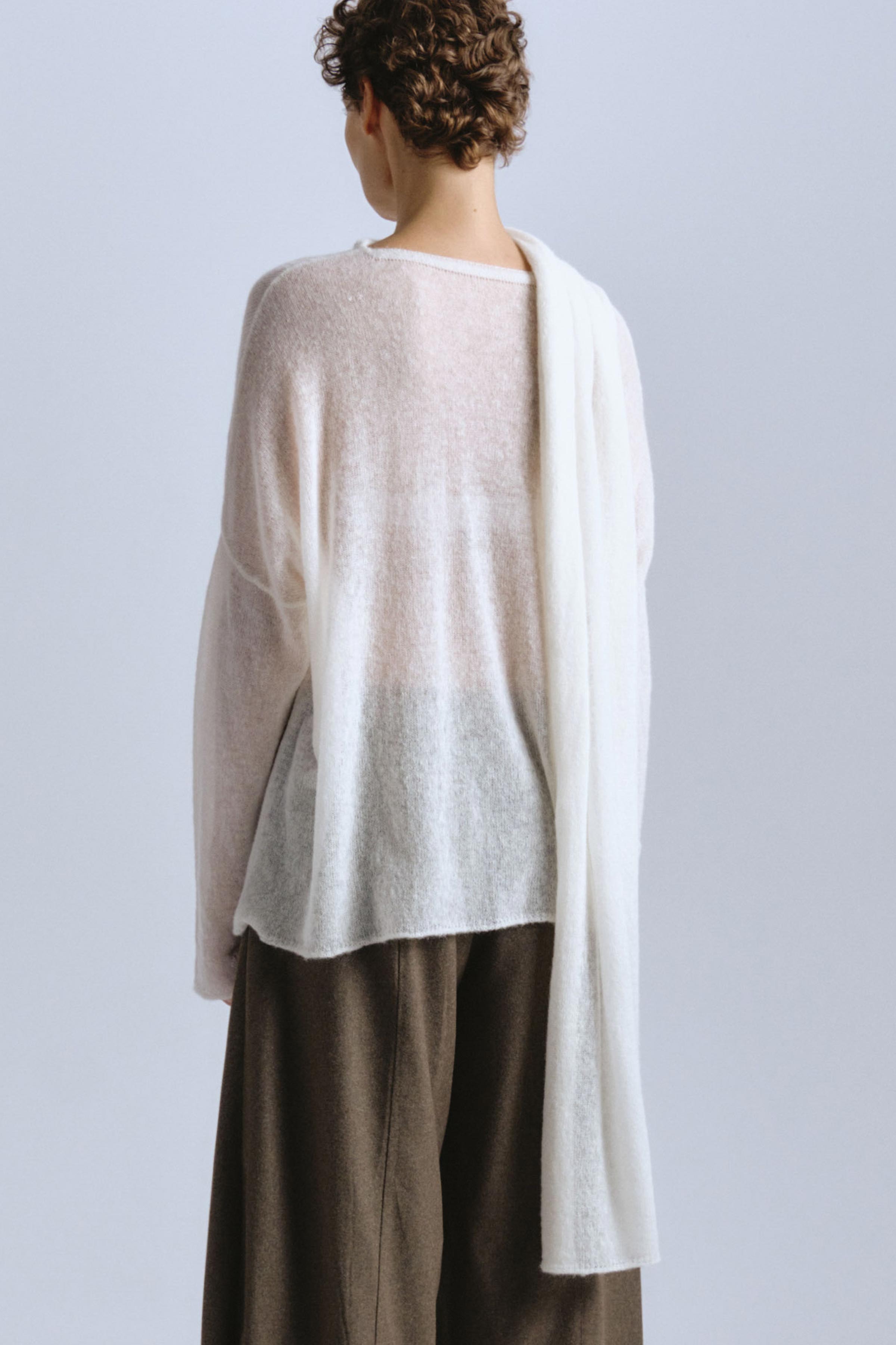 Джемпер Шарф