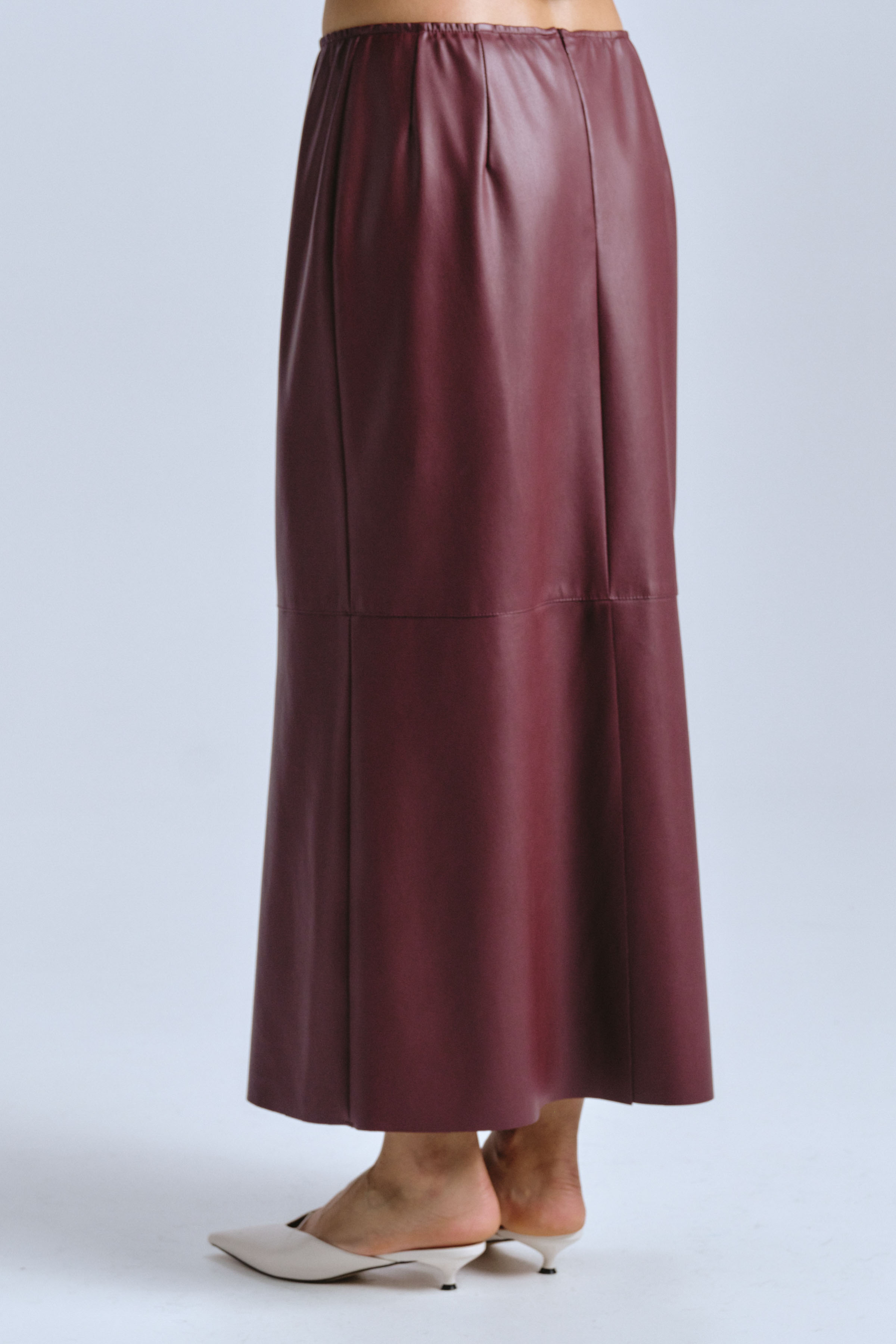 Юбка длинная узкая, кожа